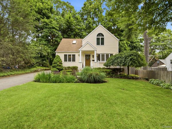 71 E 17th Street, Huntington Station, NY 11746