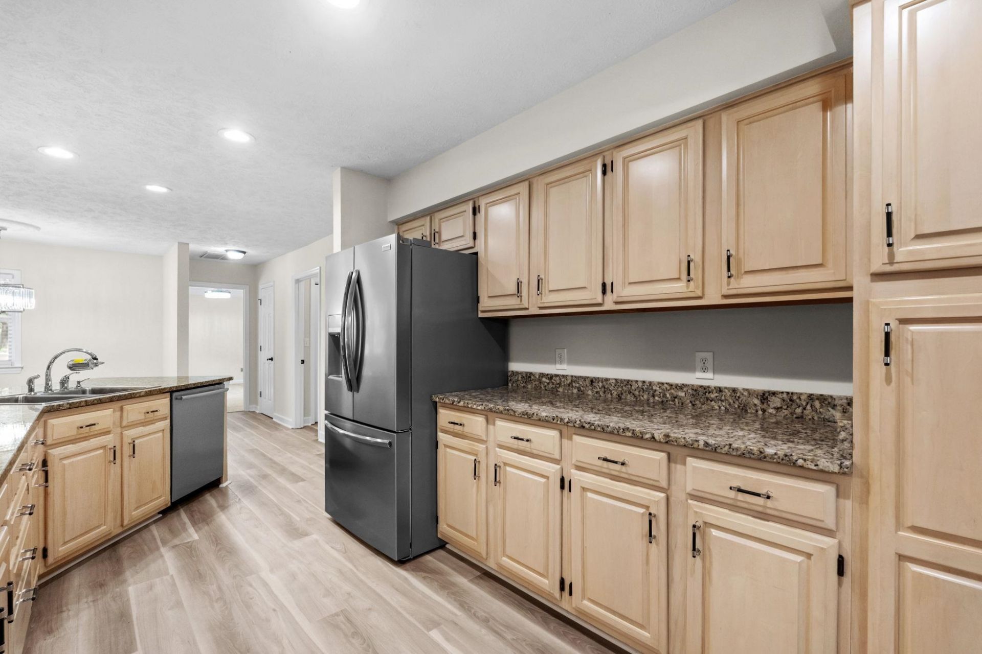 4015 River Hills Dr.  Photo 15