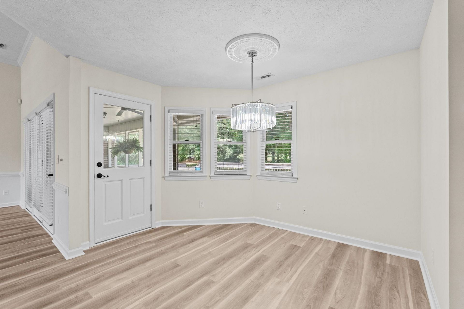 4015 River Hills Dr.  Photo 18