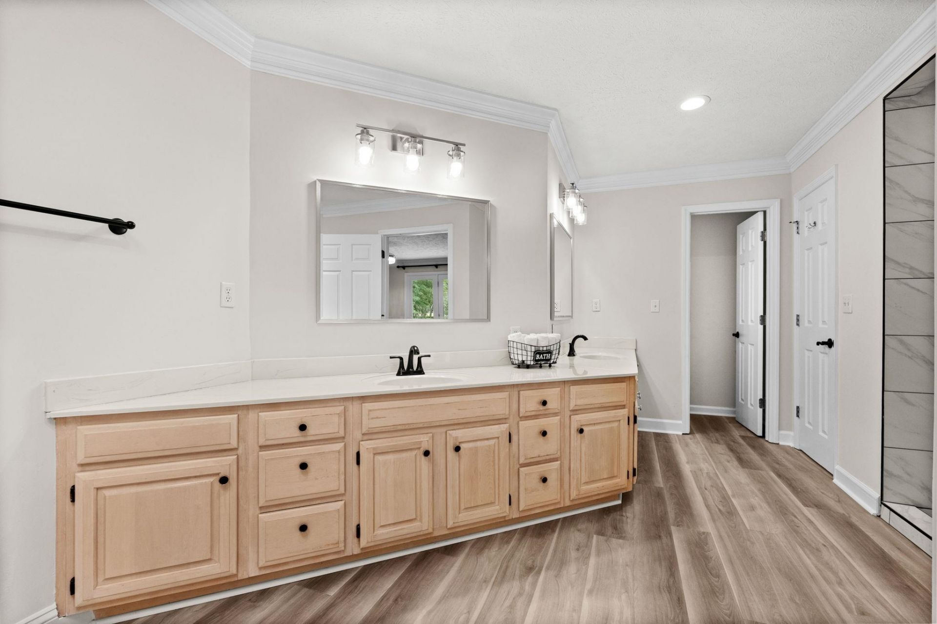 4015 River Hills Dr.  Photo 24
