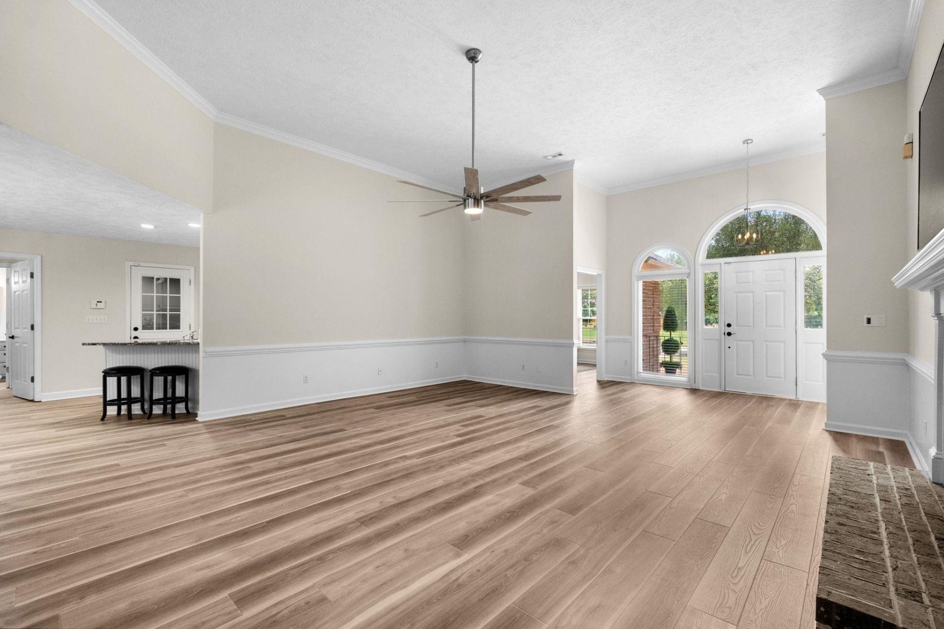 4015 River Hills Dr.  Photo 7