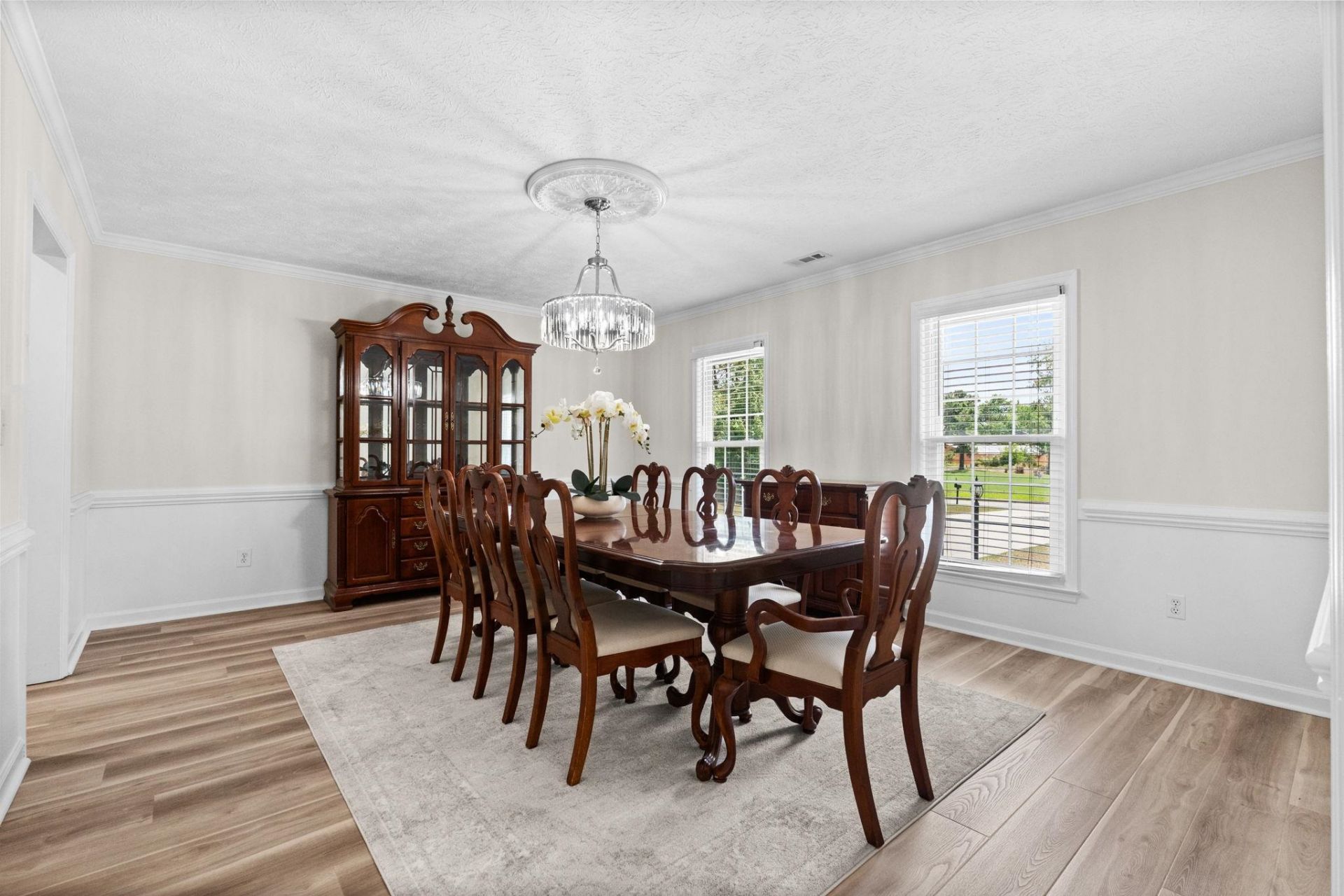 4015 River Hills Dr.  Photo 9