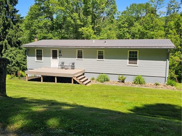 324 Barr Rd , Natrona Heights, PA 15065