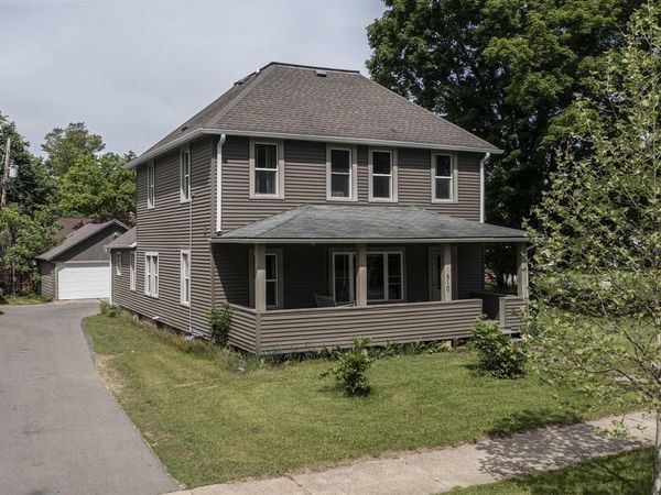 510 S DIVISION STREET, Waupaca, WI 54981