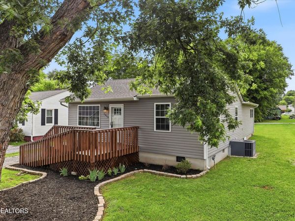 1426 Irwin Ave, Maryville, TN 37804