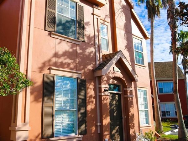 9744 LAKE CHASE ISLAND WAY , TAMPA, FL 33626