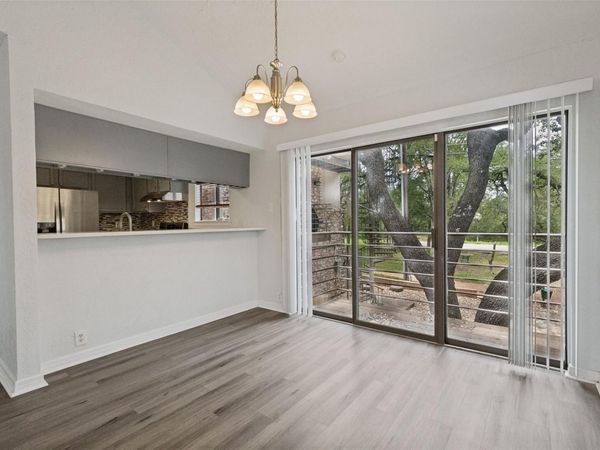 6810 Deatonhill DR , Unit 204, Austin, TX 78745