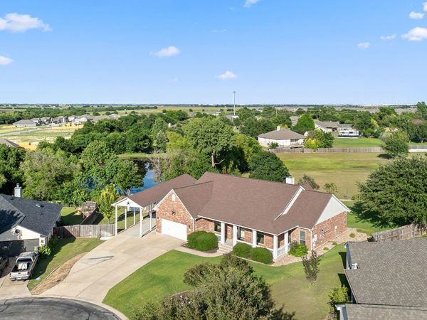 208 Blanco DR , Hutto, TX 78634