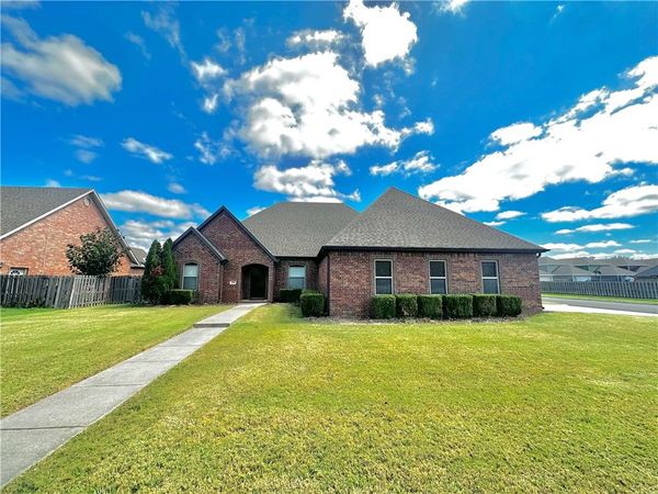 584 Mulligan Drive , Fayetteville, AR 72704