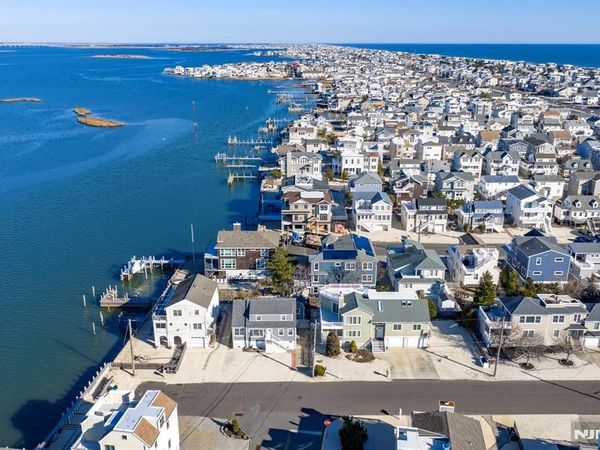 25 W Bayberry Drive, BEACH HAVEN, NJ 08008