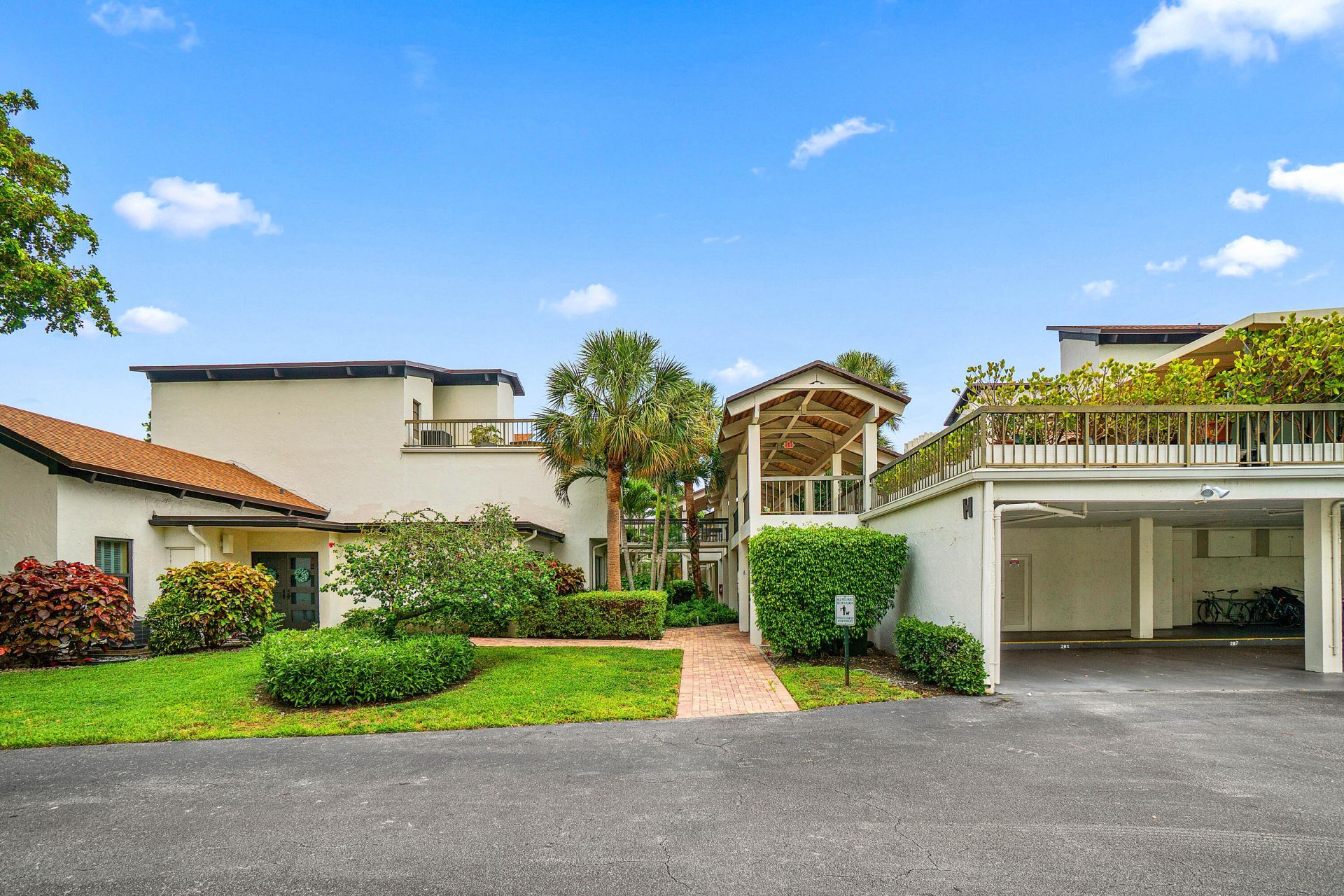 830 Greensward Court, Unit 206-h, Delray Beach, FL 33445 Photo
