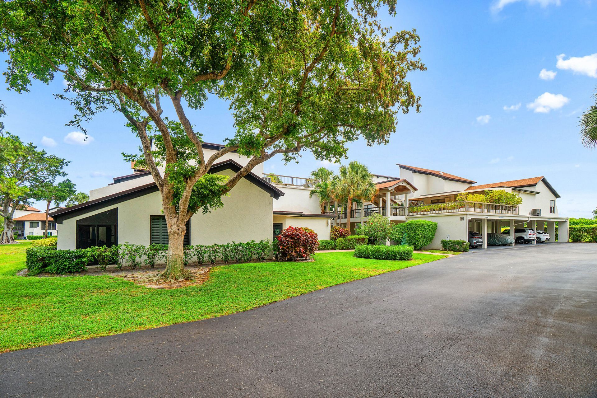 830 Greensward Court, Unit 206-h, Delray Beach, FL 33445 Photo