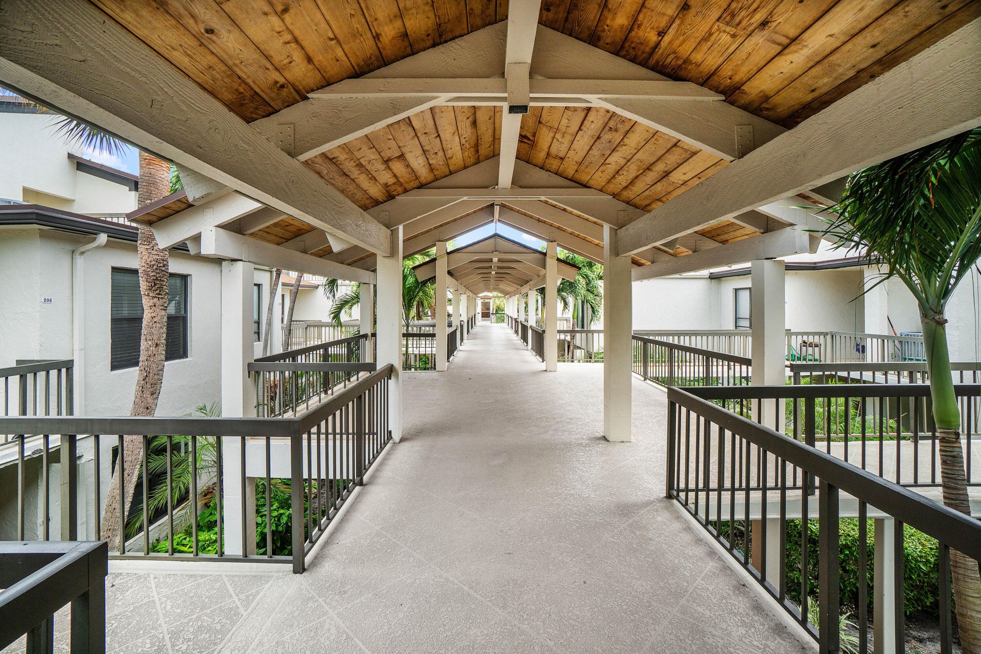 830 Greensward Court, Unit 206-h, Delray Beach, FL 33445 Photo