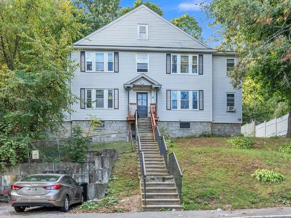 15 Circuit Ave, East, Worcester, MA 01603