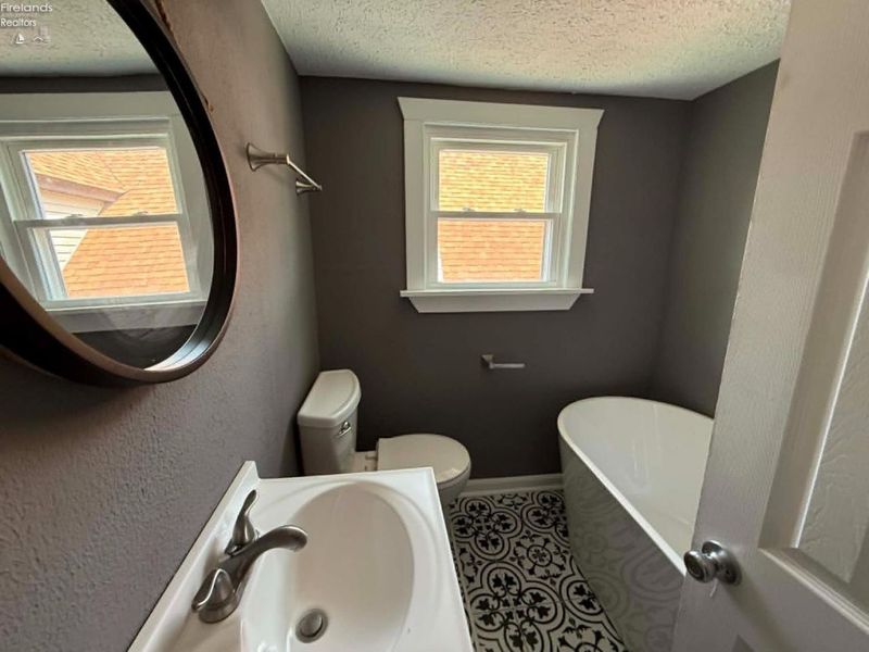 2 Andress Court, Lorain, OH 44052 Photo 17