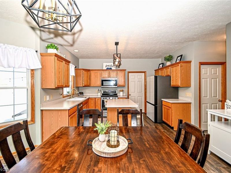 1295 Cheverton Avenue , Louisville, OH 44641 Photo 13