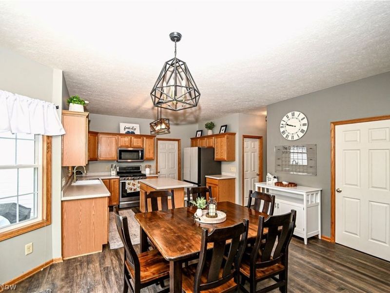 1295 Cheverton Avenue, Louisville, OH 44641 Photo 7