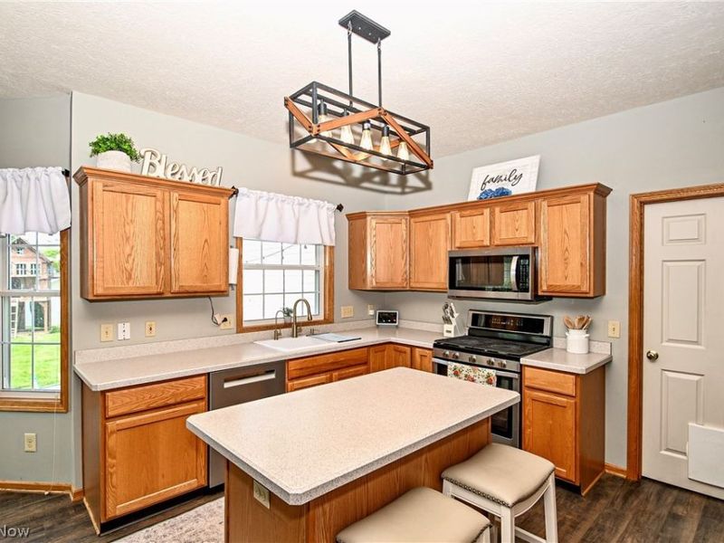 1295 Cheverton Avenue, Louisville, OH 44641 Photo 8