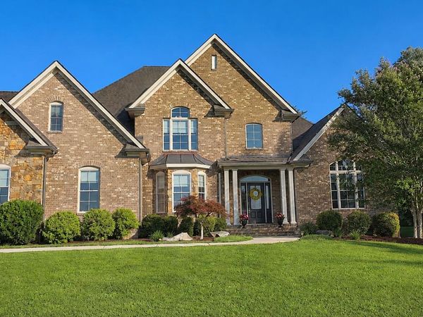 1040 Smith Valley Rd, Lenoir City, TN 37772