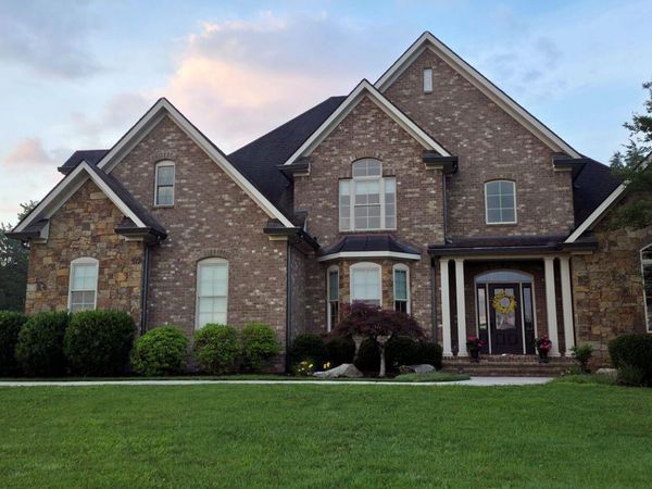 1040 Smith Valley Rd, Lenoir City, TN 37772