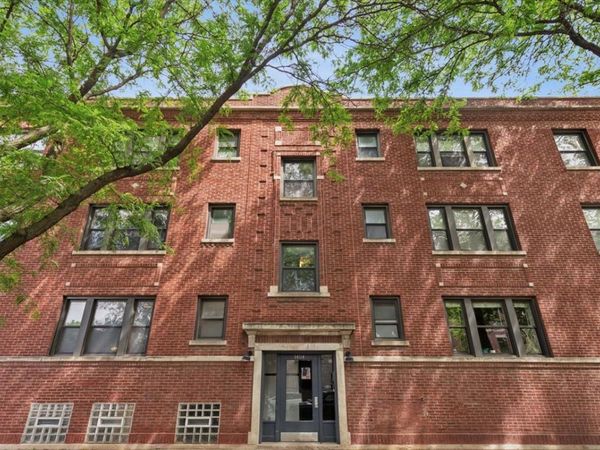 1454 W Roscoe Street , Unit 1W, Chicago, IL 60657