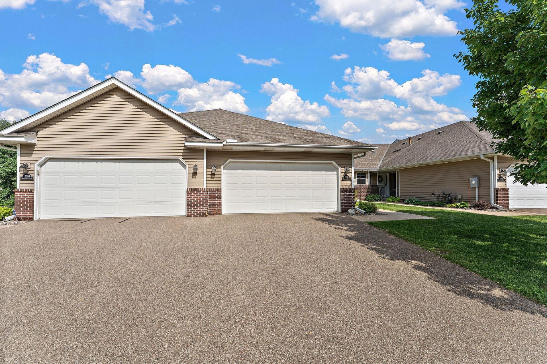 2618 Rosetown Court , Roseville, MN 55113