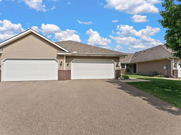 2618 Rosetown Court , Roseville, MN 55113