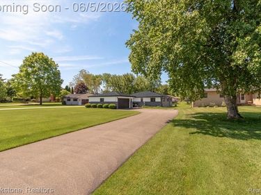 3378 Kingsway Drive, Highland Twp, MI 48356