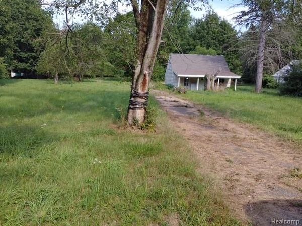 5090 Jackson Road, Genesee Twp, MI 48506