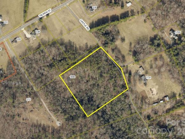 1690 Castle Road , Connelly Springs, NC 28612