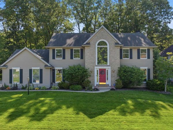 52630 Willow Bend Drive, Granger, IN 46530