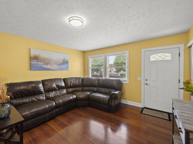 442 Hilltop Drive , Pickerington, OH 43147 Photo 3