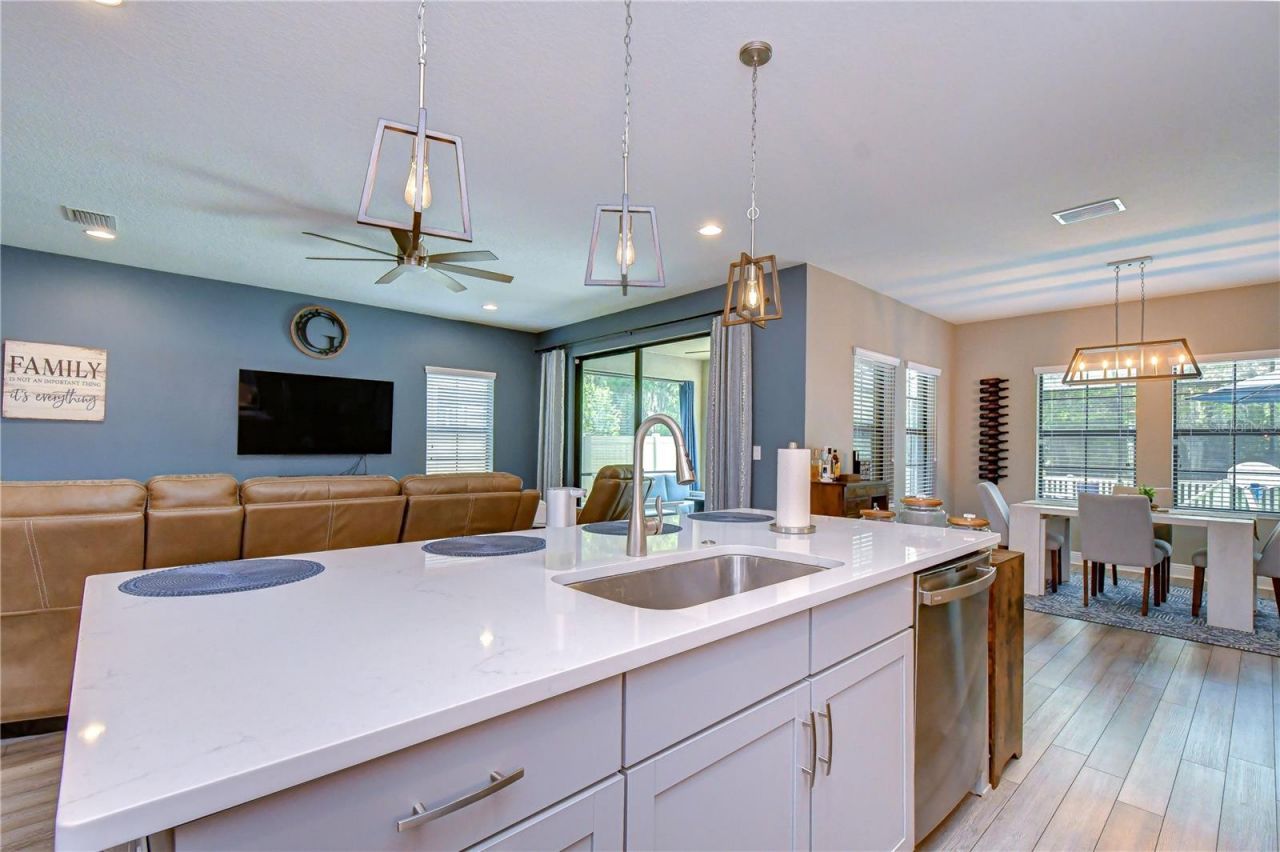 14710 Horse Trot Road , Lithia, FL 33547 Photo