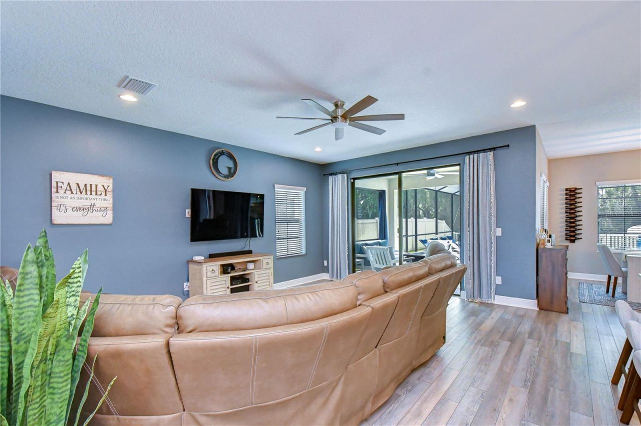 14710 Horse Trot Road , Lithia, FL 33547 Photo