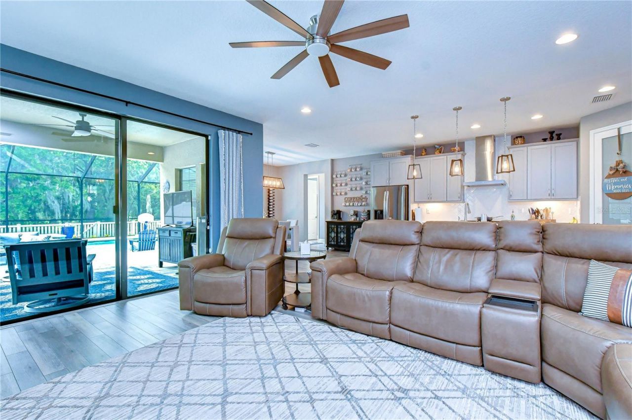 14710 Horse Trot Road , Lithia, FL 33547 Photo