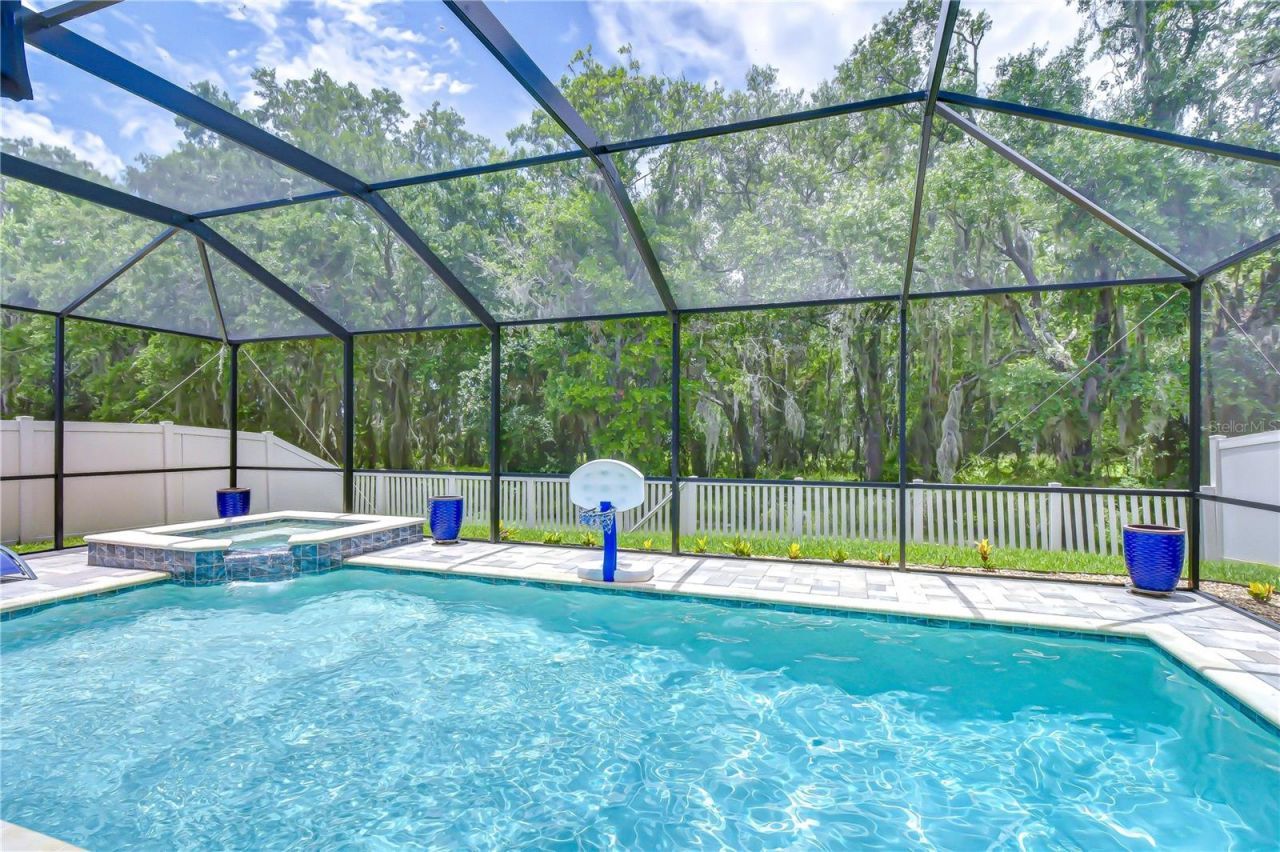14710 Horse Trot Road , Lithia, FL 33547 Photo