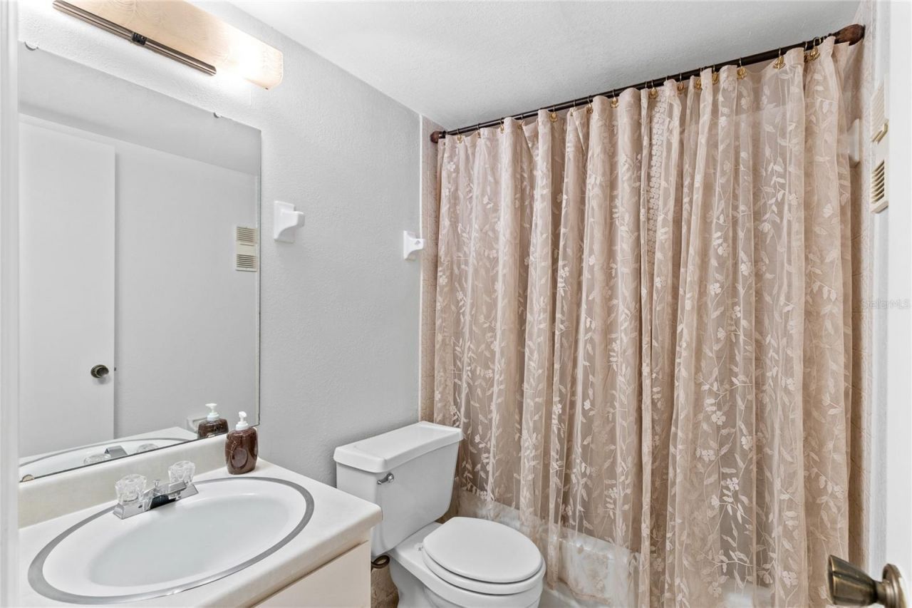 6075 Amberly Court , Unit F40, Orlando, FL 32822 Photo
