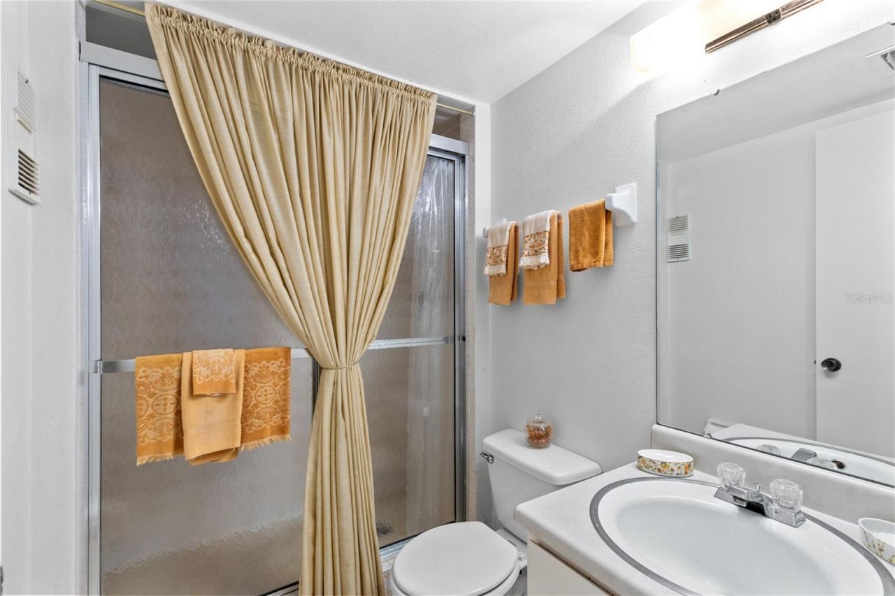 6075 Amberly Court , Unit F40, Orlando, FL 32822 Photo