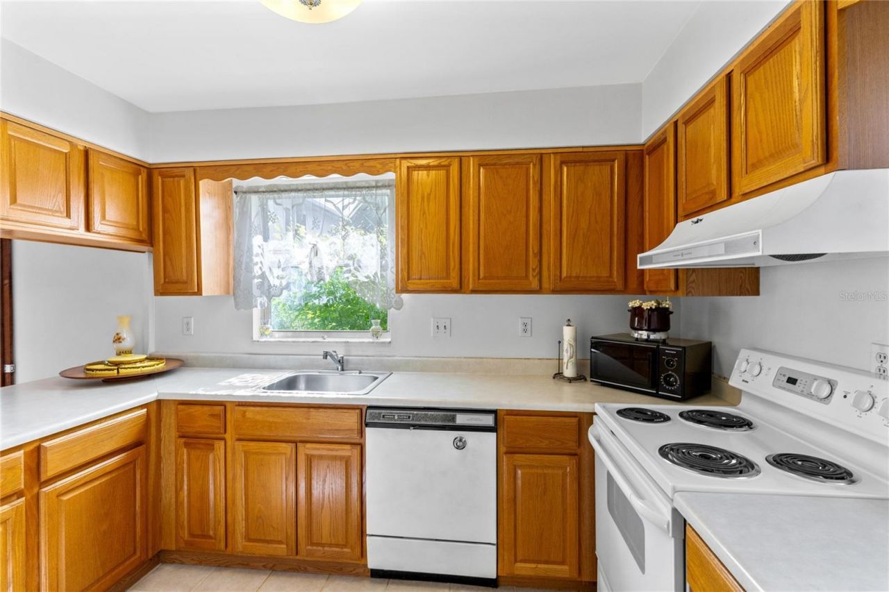 6075 Amberly Court , Unit F40, Orlando, FL 32822 Photo