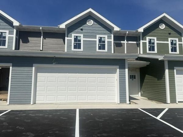 212 Settlers DRIVE, Jefferson, WI 53549