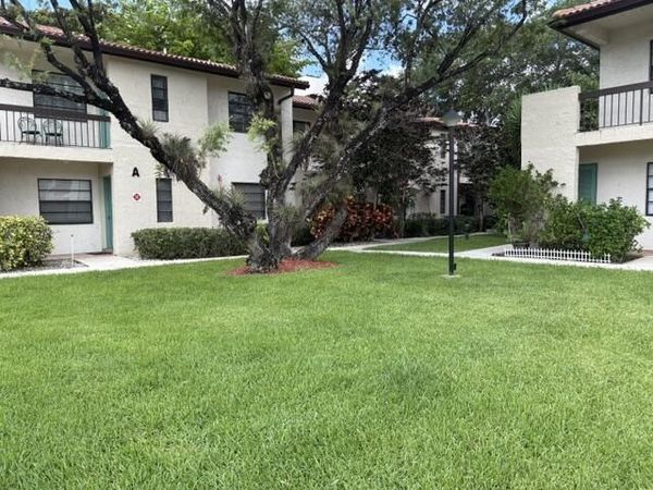 21866 Cypress Circle, Unit 31e, Boca Raton, FL 33433