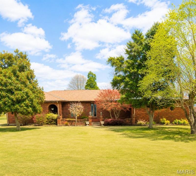 124 David Drive , Sikeston, MO 63801 Main Photo