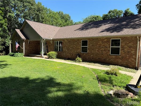 3104 Wild Flower Lane , Belleville, IL 62221