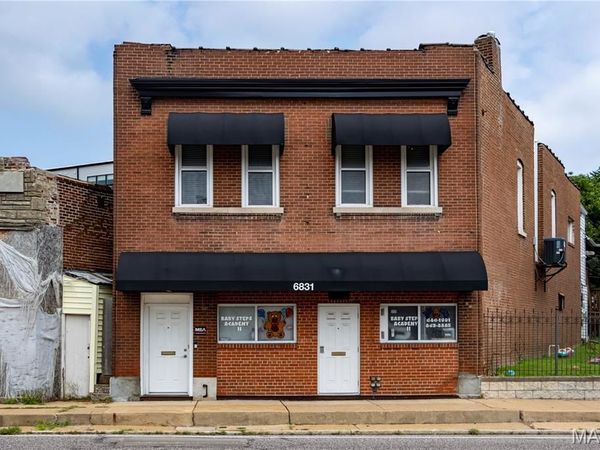 6831 Manchester Avenue , St Louis, MO 63143