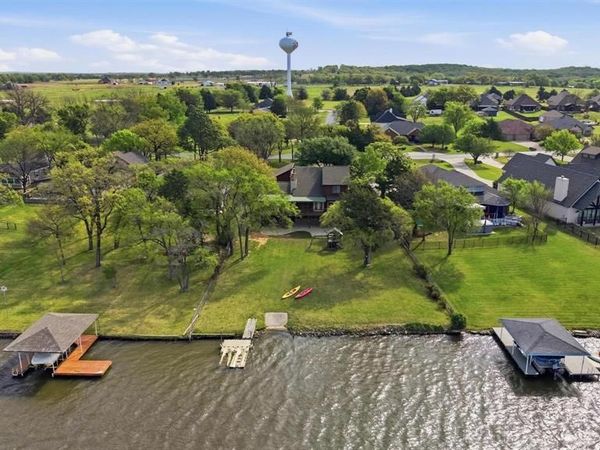 1334 Kiowa Drive E, Gainesville, TX 76240