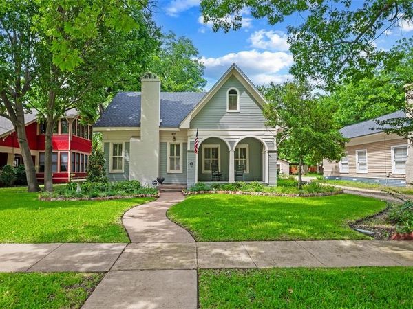 311 E Marvin Avenue, Waxahachie, TX 75165