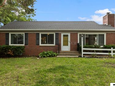 6015 Sumner Street, Lincoln, NE 68506