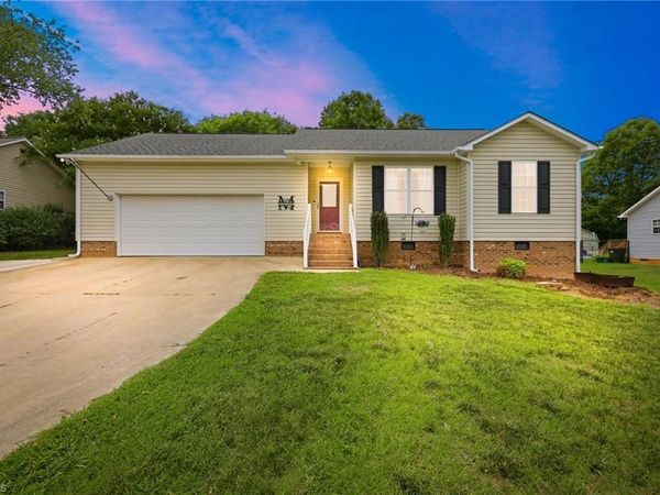 227 Meadow Lark Lane , Thomasville, NC 27360