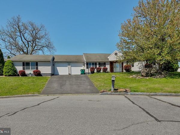 3 DUSTY ROAD , EASTON, PA 18045