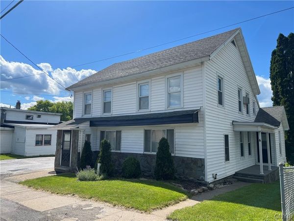 8 Clinton Street , New York Mills, NY 13417